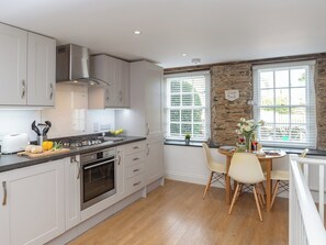 Dishwasher - 2 bedroom accommodation in Fowey (Fowey)