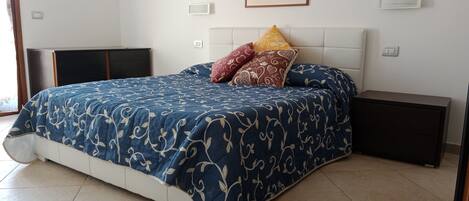 3 habitaciones, tabla de planchar con plancha y wifi gratis