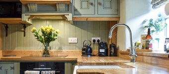 Johnsons Cottage - UK39727