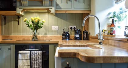 Johnsons Cottage - UK39727