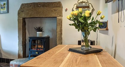 Johnsons Cottage - UK39727