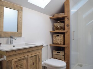 Towels - Detached cottage set with lovely views over surrounding farmland. (Bwlch y Ddar, near Llanfyllin)