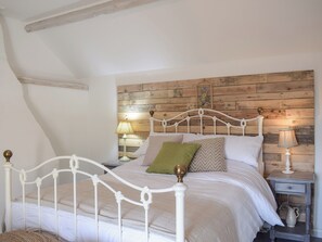 3 bedrooms, free WiFi, bed sheets - Detached cottage set with lovely views over surrounding farmland. (Bwlch y Ddar, near Llanfyllin)