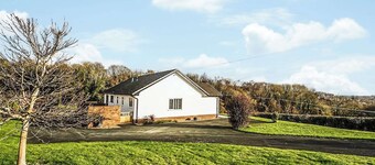 3 bedroom accommodation in Trevor