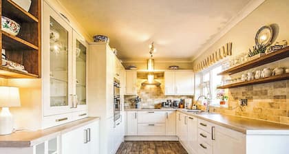 3 bedroom accommodation in Trevor