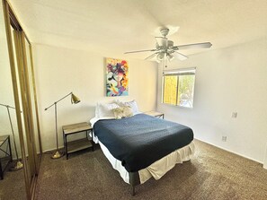 3 chambres, fer et planche à repasser, Wi-Fi gratuit, draps fournis