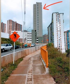 Parkplätze auf dem Gelände