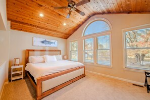 7 bedrooms, iron/ironing board, travel cot, WiFi