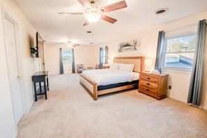 7 habitaciones, tabla de planchar con plancha, cuna de viaje y wifi 