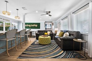Smart TV, video games, offices - Tiki Paradise! Pool, mini golf, kids’ playhouse, arcade! (Dania Beach)