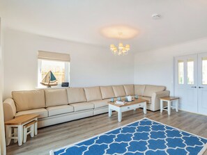 Living area - 4 bedroom accommodation in Waters Edge, near Banff (Waters Edge, near Banff)