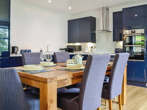 Dining - 3 bedroom accommodation in Glenesk (Glenesk)