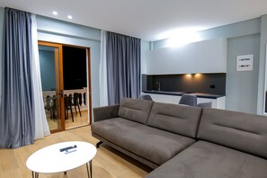 Leilighet, 1 soverom, delvis sjøutsikt