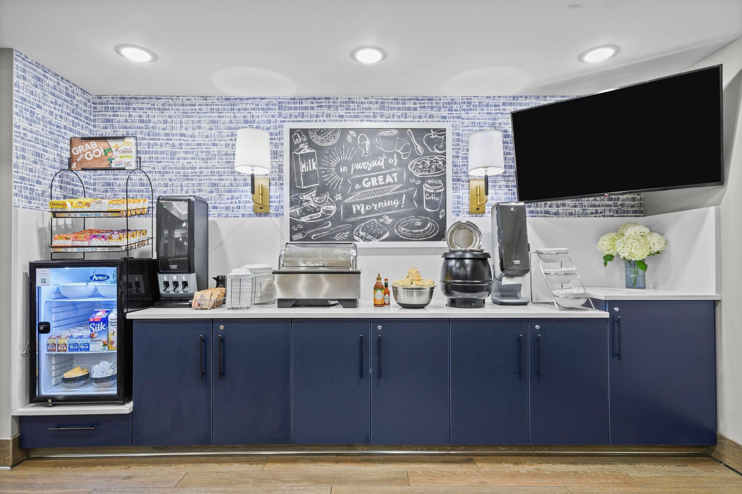 Free daily buffet breakfast