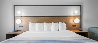 AmericInn by Wyndham International Falls