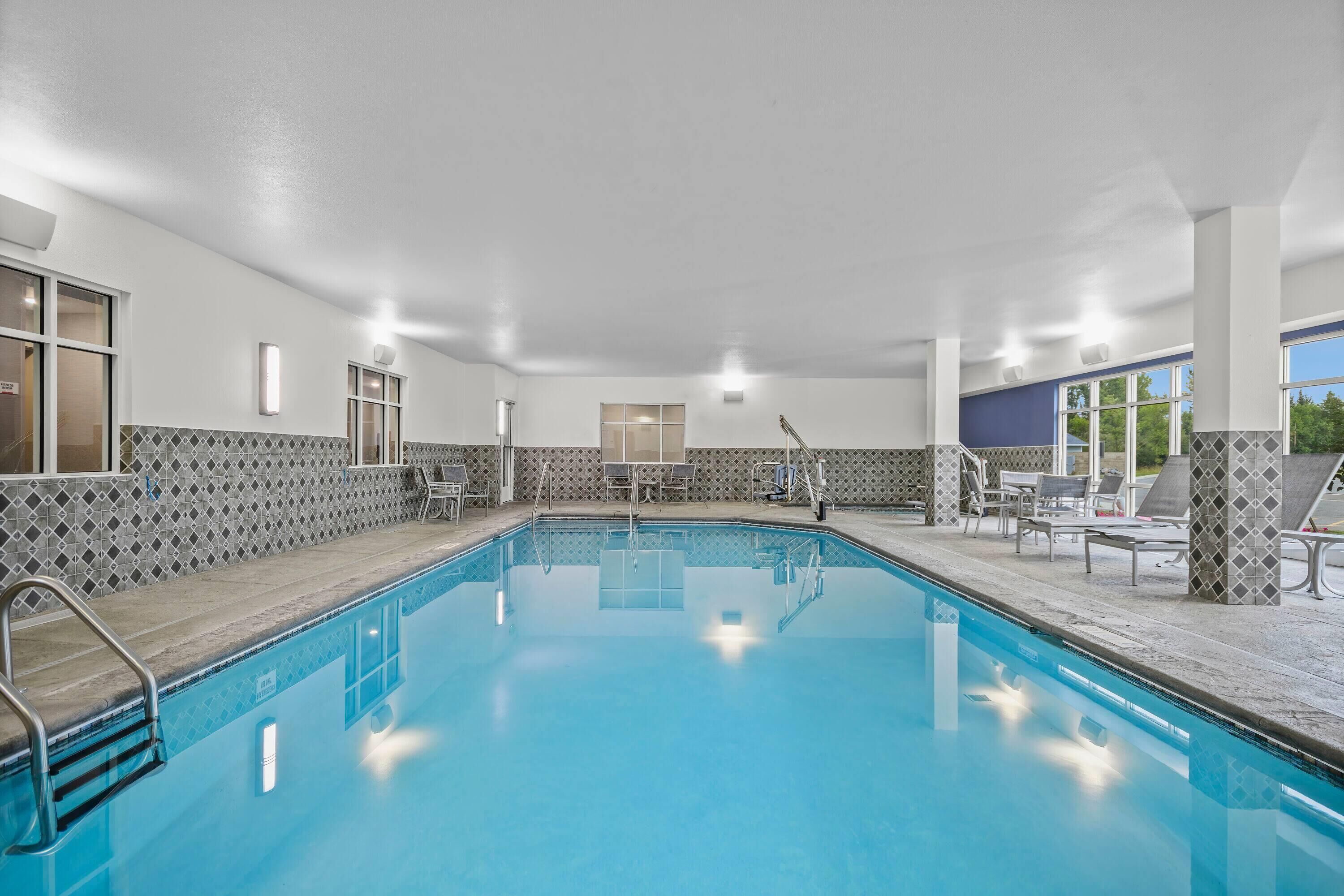 Indoor pool, open 7:00 AM to 10:00 PM, sun loungers