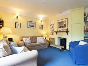 Living area - 5 bedroom accommodation in Bonaventure (Bonaventure)