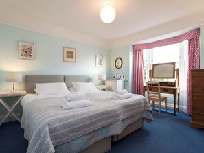 Room - 5 bedroom accommodation in Bonaventure (Bonaventure)