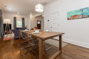 Interior - Stylish 2BR in Villa Heights, Steps from Greenway, Near NoDa & Uptown (Charlotte)