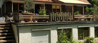 Freistehendes Haus im Grünen in Zentraler Lage