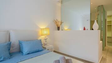 5 bedrooms, iron/ironing board, free WiFi, bed sheets