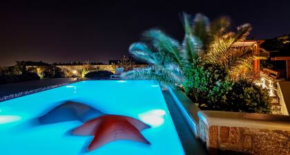 Lux Villa, 5 Master BR, Private Pool, Sunset View!
