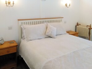 1 bedroom, bed sheets