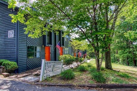 Pinecrest Townhomes - Image 9