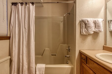 Pinecrest Townhomes - Image 17