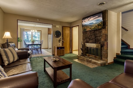 Pinecrest Townhomes - Image 23