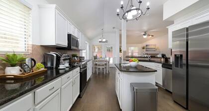 Texas Luxury Home II - 4 Bedrooms one story House