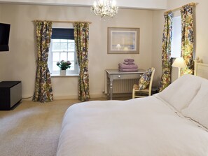 3 bedrooms, free WiFi, bed sheets