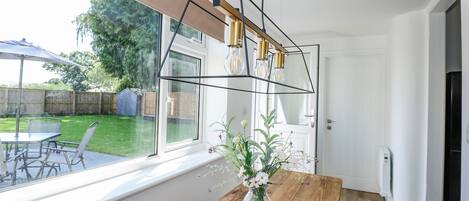 Cottage | 2 bedrooms, individually decorated, individually furnished, free WiFi