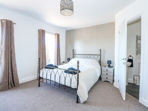 2 bedrooms, individually decorated, individually furnished, free WiFi