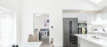 We love how modern and stylish High Trees View is.