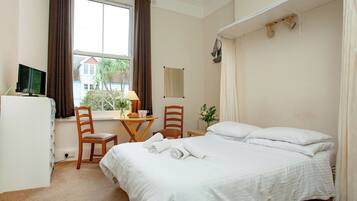 1 bedroom, free WiFi, bed sheets