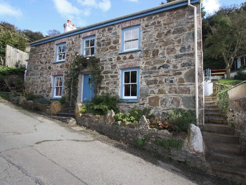 3 bedroom accommodation in Lower Town, Fishguard