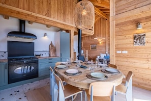 Dining - Cosy chalet with views of Mont Blanc (Chamonix-Mont-Blanc)
