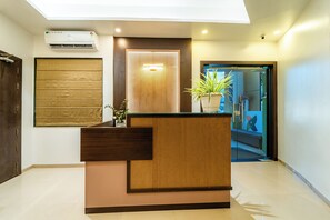 Reception - Itsy Hotels Sitara (Satara)
