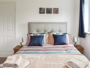 4 bedrooms, free WiFi, bed sheets - 4 bedroom accommodation in Corwen (Corwen)