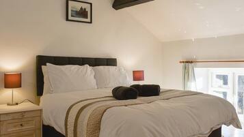 3 bedrooms, free WiFi, bed sheets