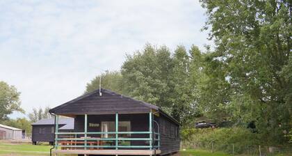 3 bedroom accommodation in Blacknest, near Alton