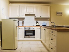 Private kitchen - 2 bedroom accommodation in Sneaton (Sneaton)