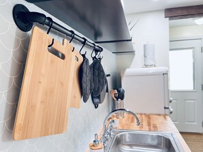 Interior - Lakewoods Cottage (Howard)