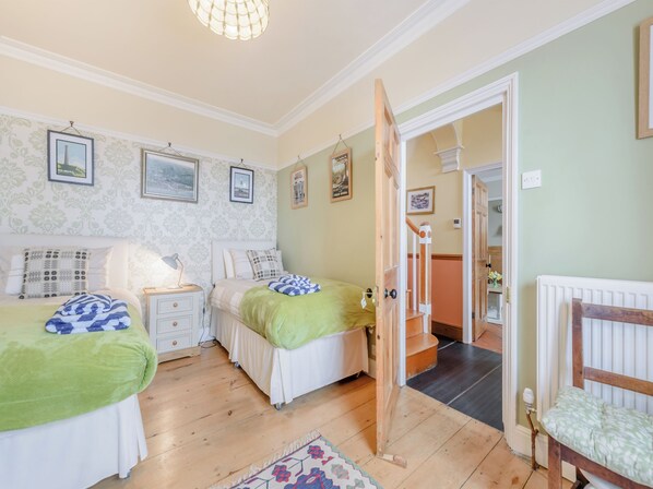 Unclassified image, 1 of 33, button