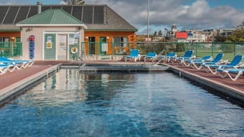Piscina externa sazonal