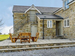 Outdoor dining - Hand chosen for its superb finish throughout, hot tub and central location. (Glandwr, near Cardigan)