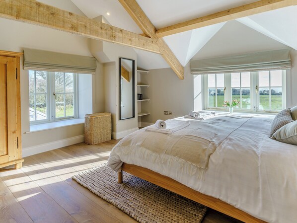 4 chambres, Wi-Fi gratuit, draps fournis