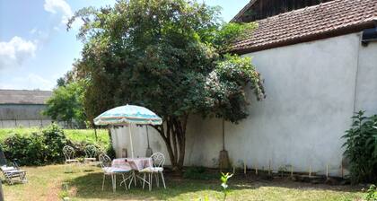 Appartement au calme proche des commerces au bord de la Loire.