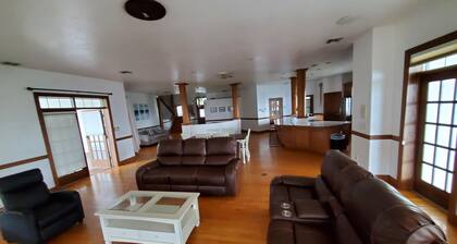 Villa Melbourne inter-coastal, heated Pool, 2 floors 7br and 6000 sq ft